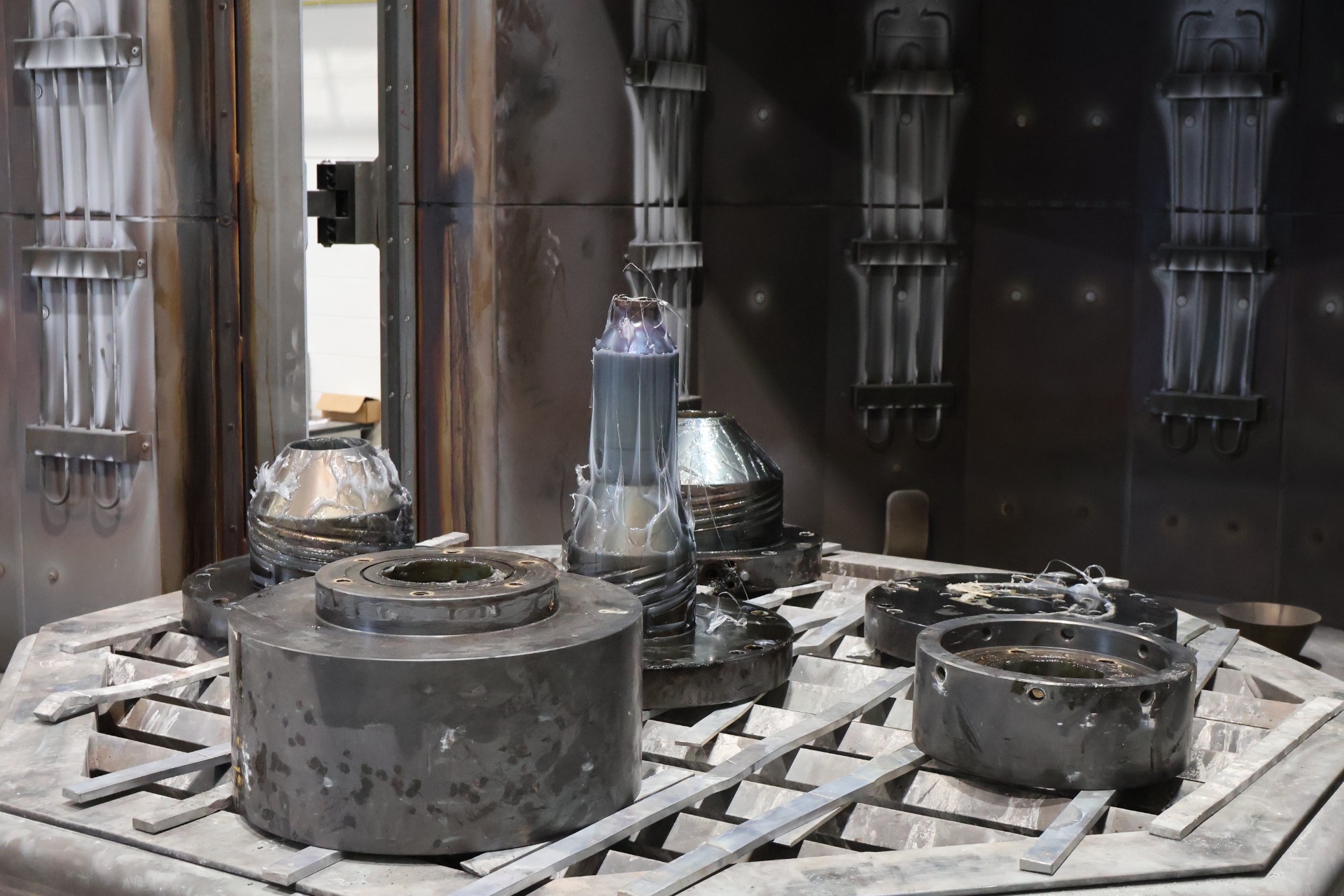 Industrial components in a thermal cleaning and pyrolysis system